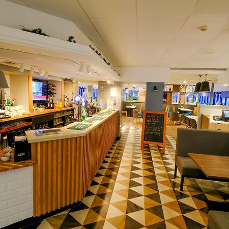 Holiday Inn Warrington By Ihg מראה חיצוני תמונה