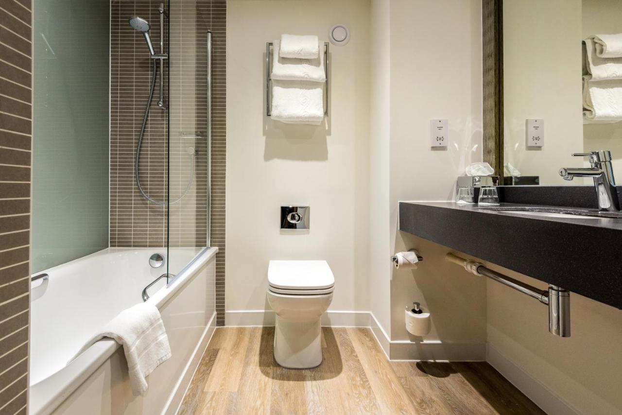 Holiday Inn Warrington By Ihg מראה חיצוני תמונה