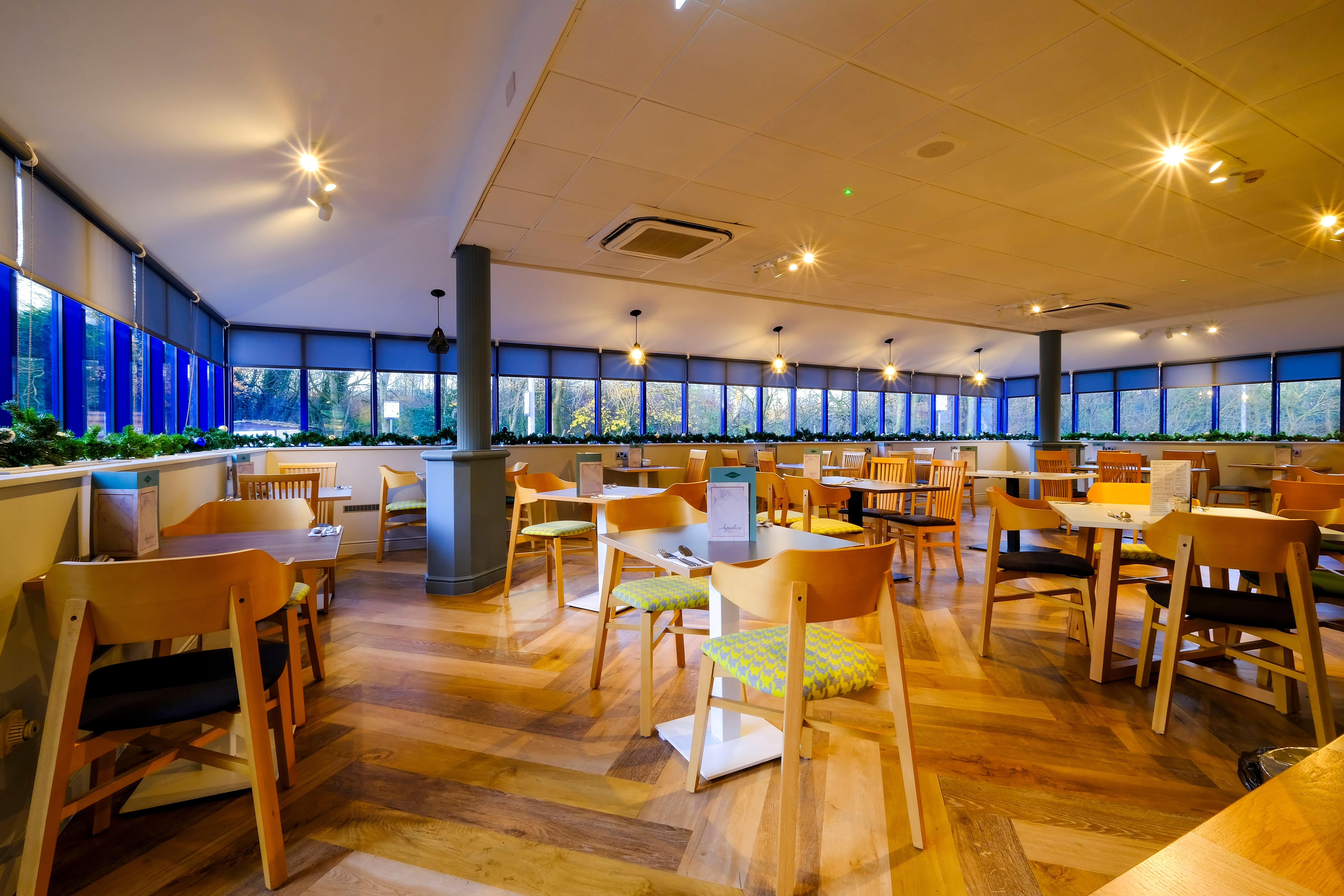 Holiday Inn Warrington By Ihg מראה חיצוני תמונה